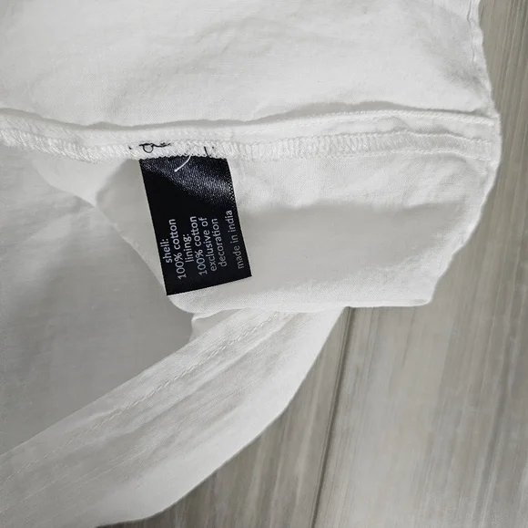 Off-Shoulder White Top with Red Embroidery Sz 18/20 - Picture 9 of 10